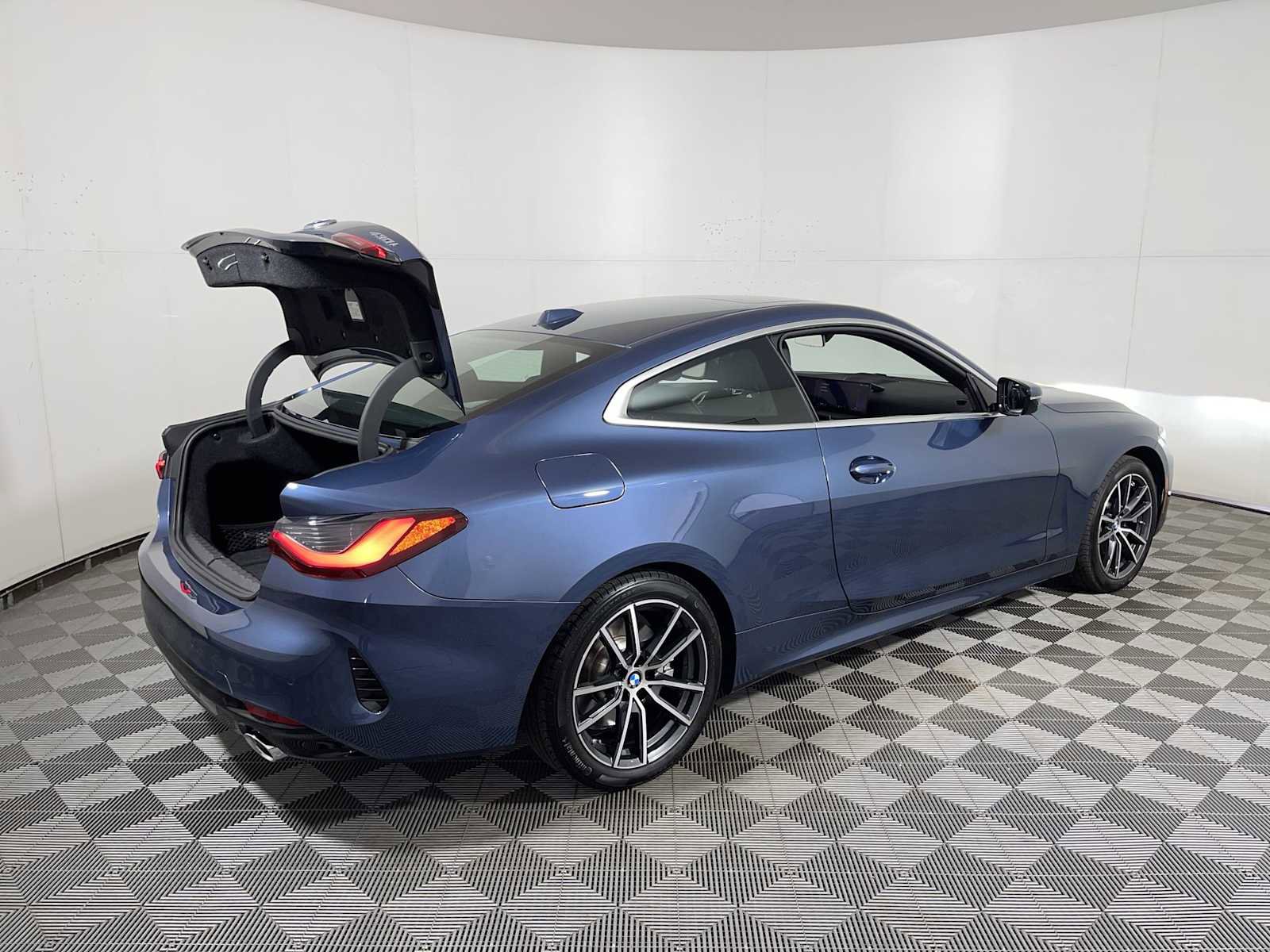 Used 2025 BMW 430i xDrive Coupe w/ Convenience Package image 22