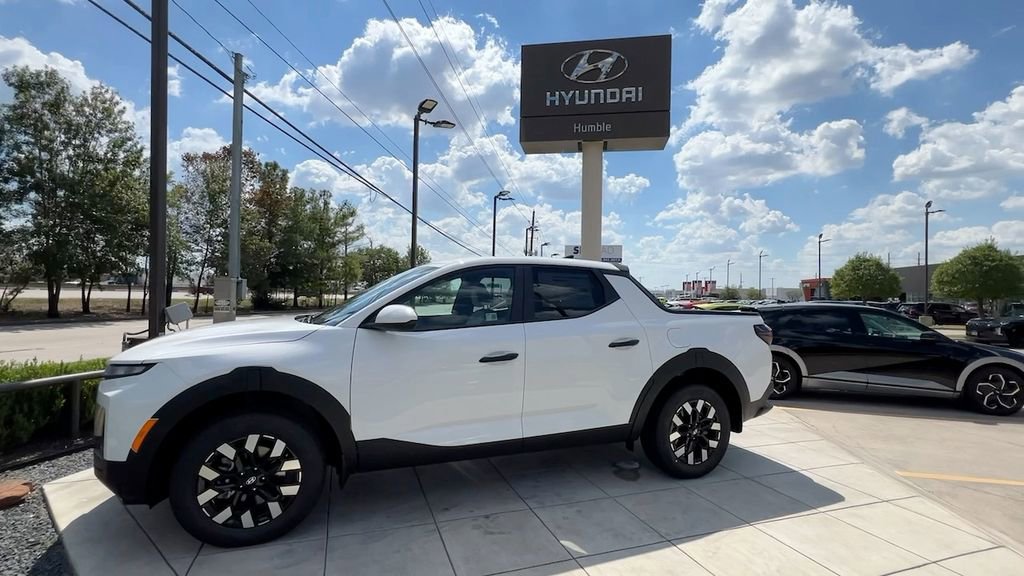 Used 2025 Hyundai Santa Cruz SE image 3