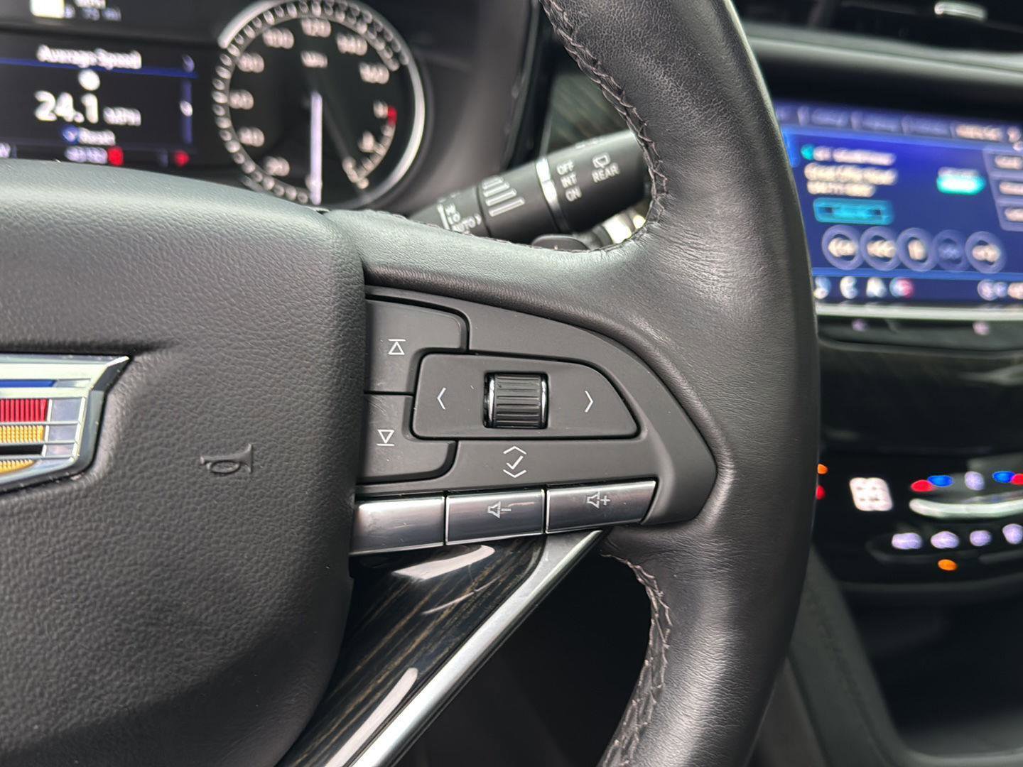 Used 2021 Cadillac XT6 Premium Luxury image 19