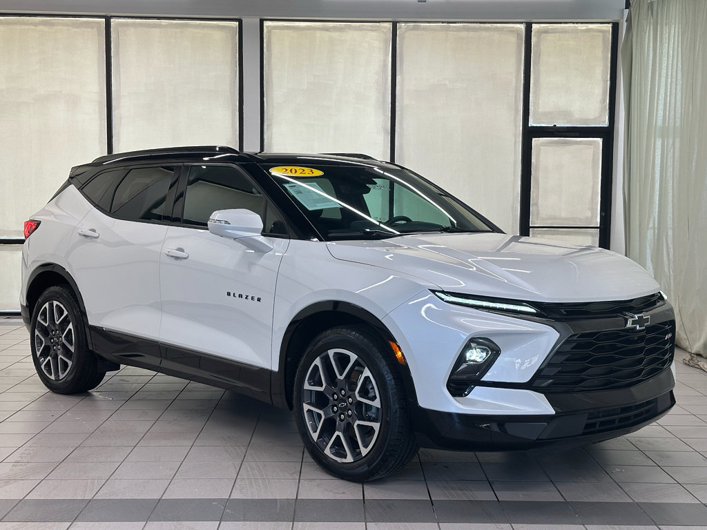 Certified 2023 Chevrolet Blazer RS w/ Driver Confidence II Package AWD/4WD image 1