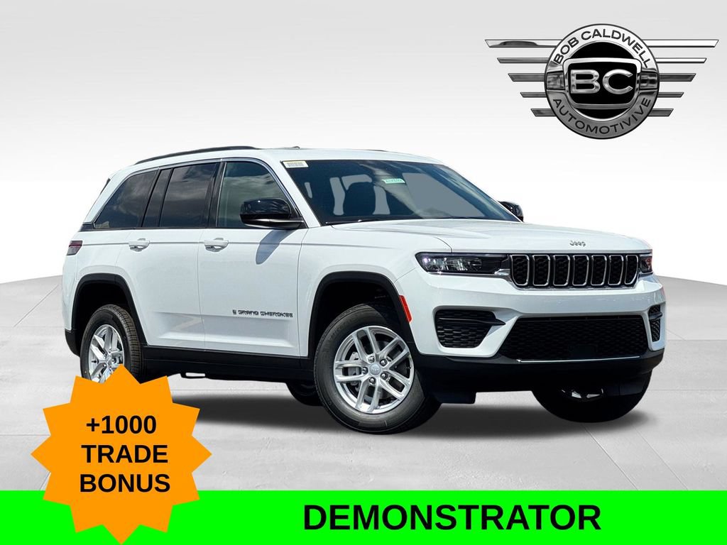 New 2026 Jeep Grand Cherokee Laredo X AWD/4WD image 1