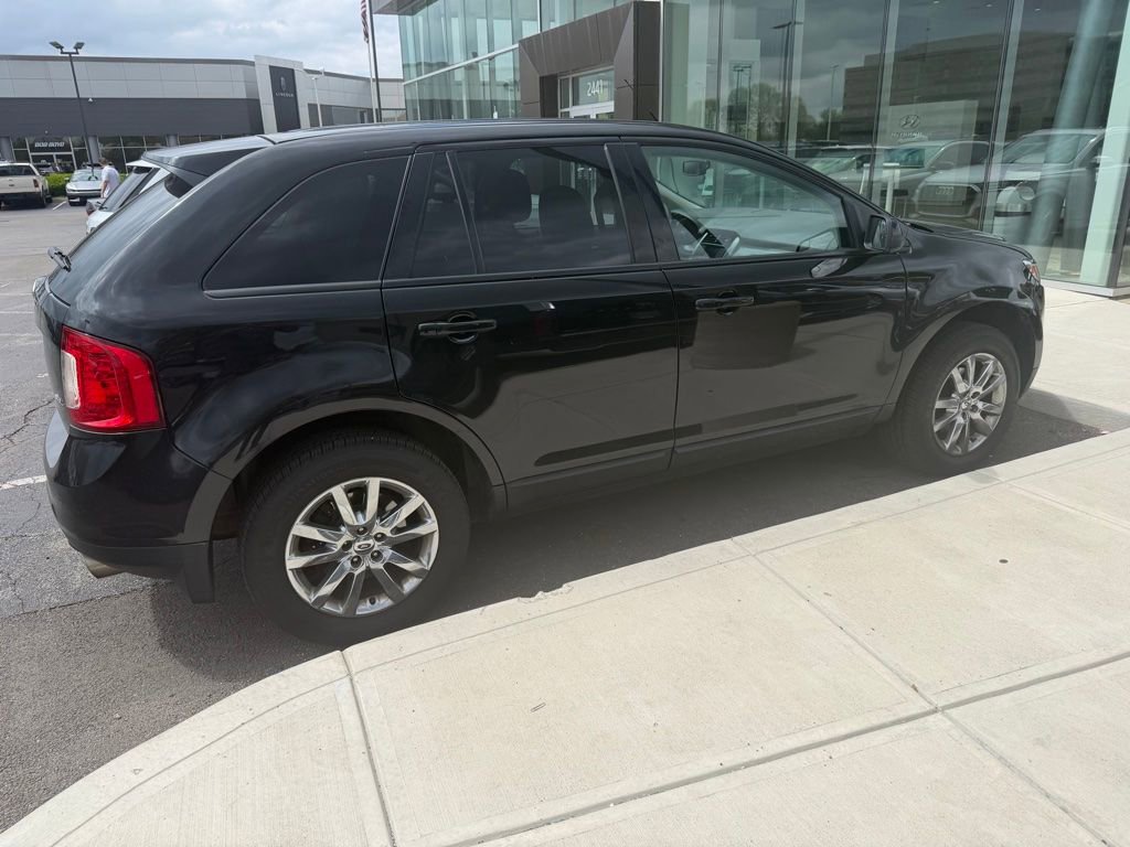 Used 2012 Ford Edge SEL FWD image 2