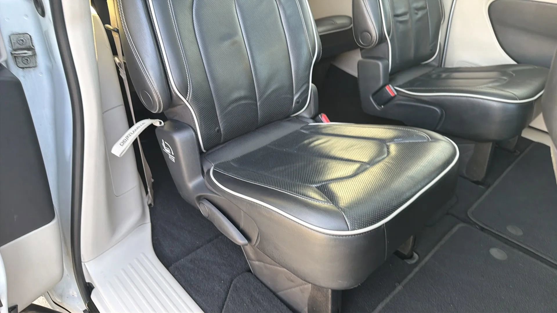 Used 2022 Chrysler Pacifica Limited image 69