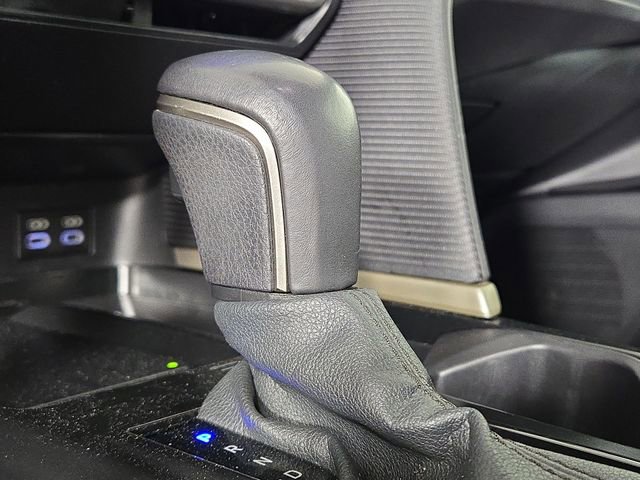 Used 2025 Toyota Camry SE FWD image 19