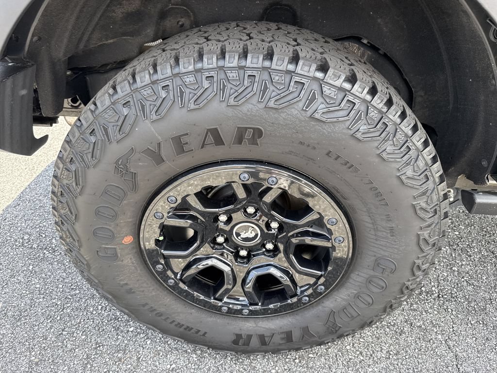 Used 2025 Ford Bronco Badlands AWD/4WD image 17