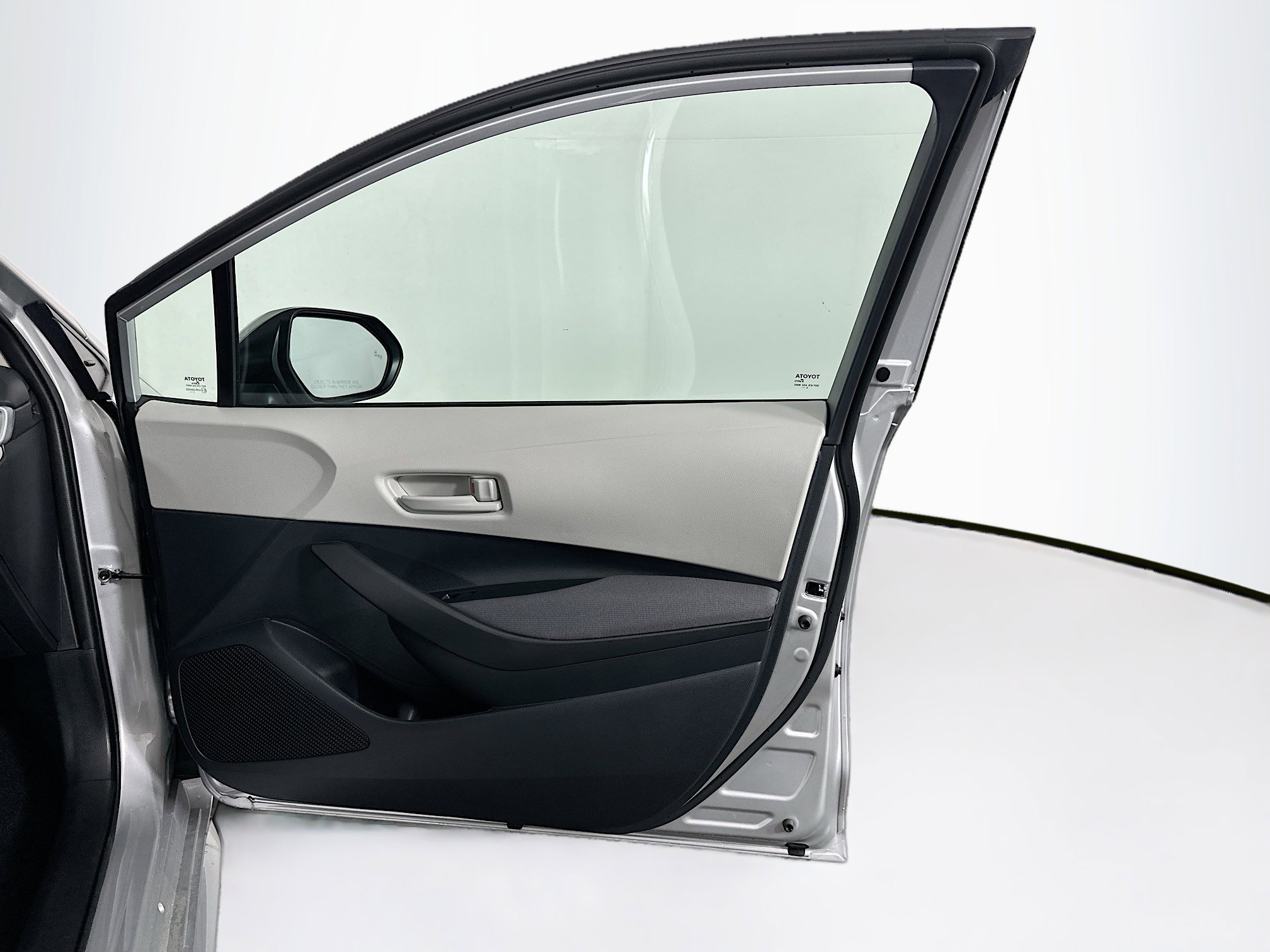 Used 2026 Toyota Corolla LE image 30