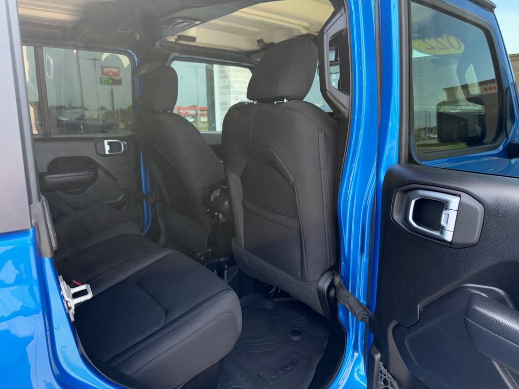 Used 2022 Jeep Gladiator Sport AWD/4WD image 18