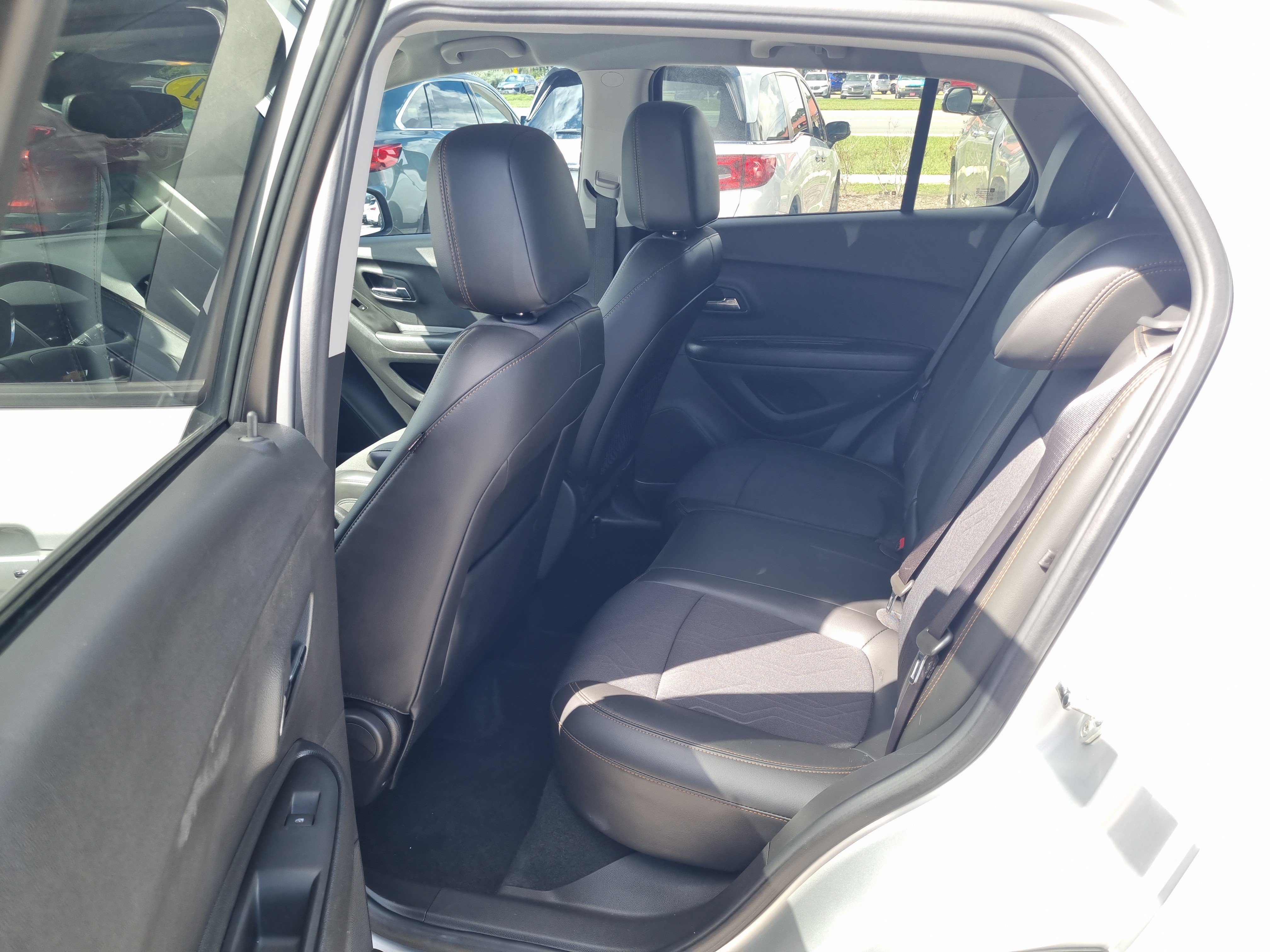 Used 2021 Chevrolet Trax LT w/ Redline Edition FWD image 13