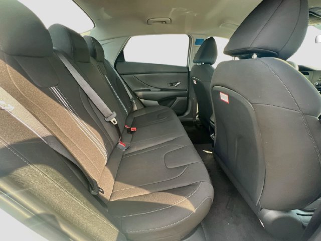 New 2026 Hyundai Elantra Hybrid FWD image 24