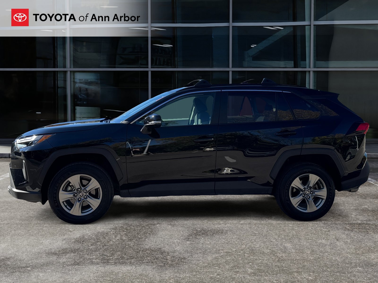 Used 2025 Toyota RAV4 XLE w/ Convenience Package AWD/4WD image 10