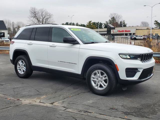 Used 2023 Jeep Grand Cherokee Laredo w/ Luxury Tech Group I image 2