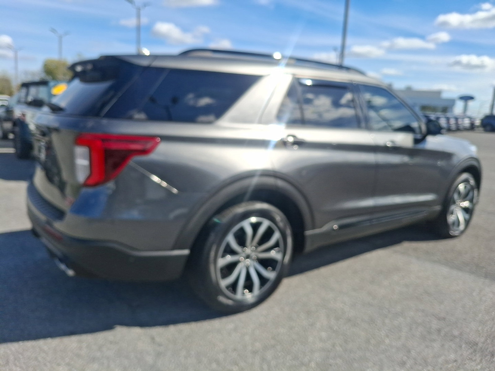 Used 2020 Ford Explorer ST w/ Premium Technology Package AWD/4WD image 6