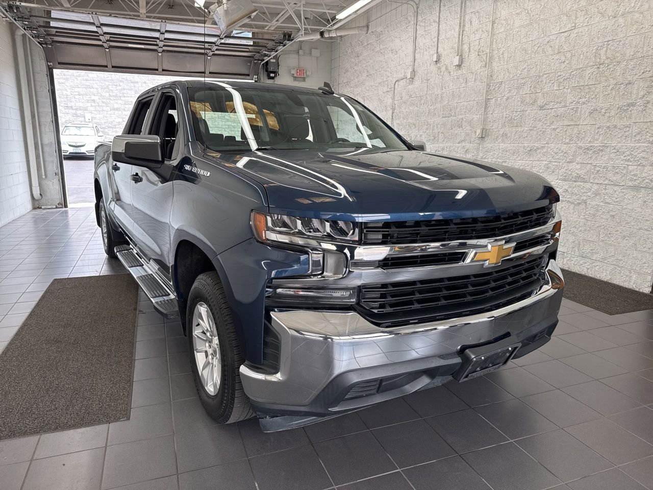 Used 2019 Chevrolet Silverado 1500 LT w/ All-Star Edition image 2