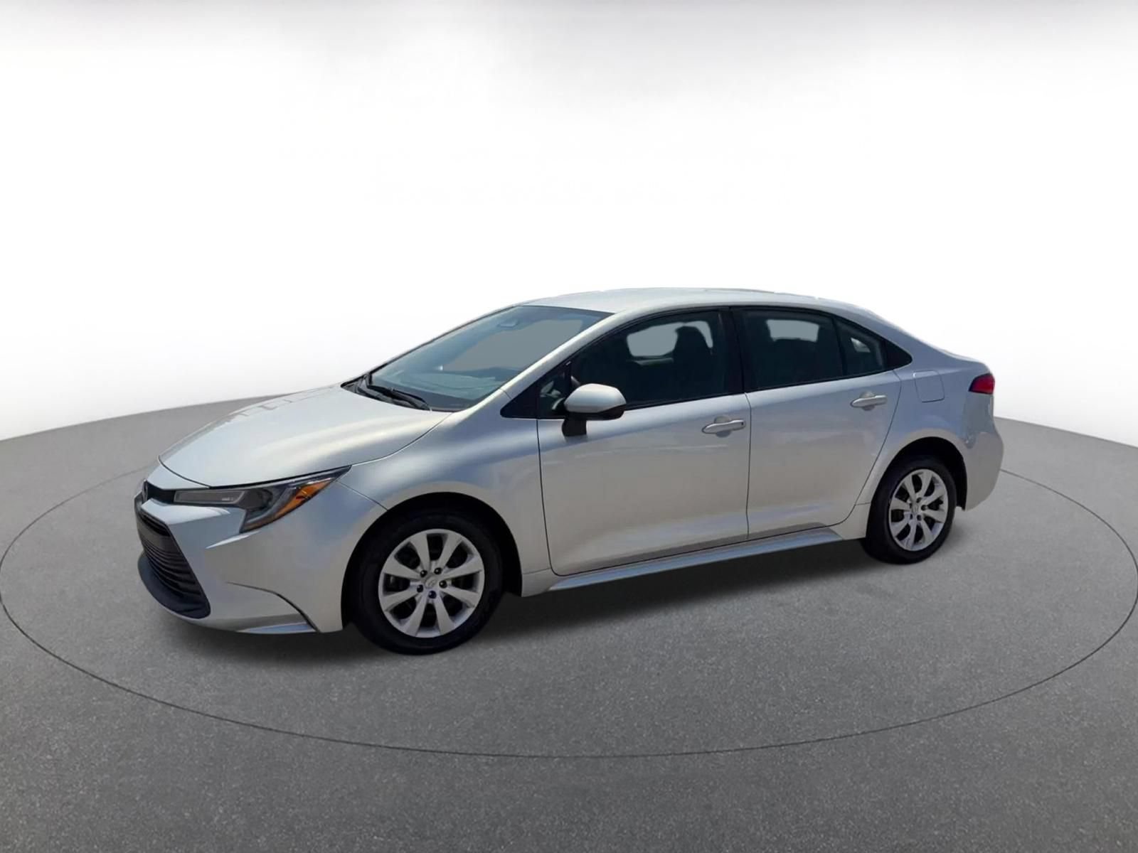 Used 2025 Toyota Corolla LE FWD image 7