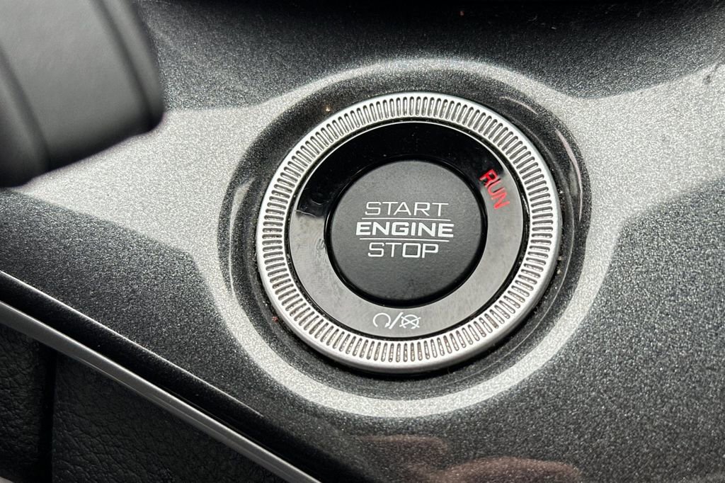 Used 2021 Jeep Grand Cherokee L Laredo image 24