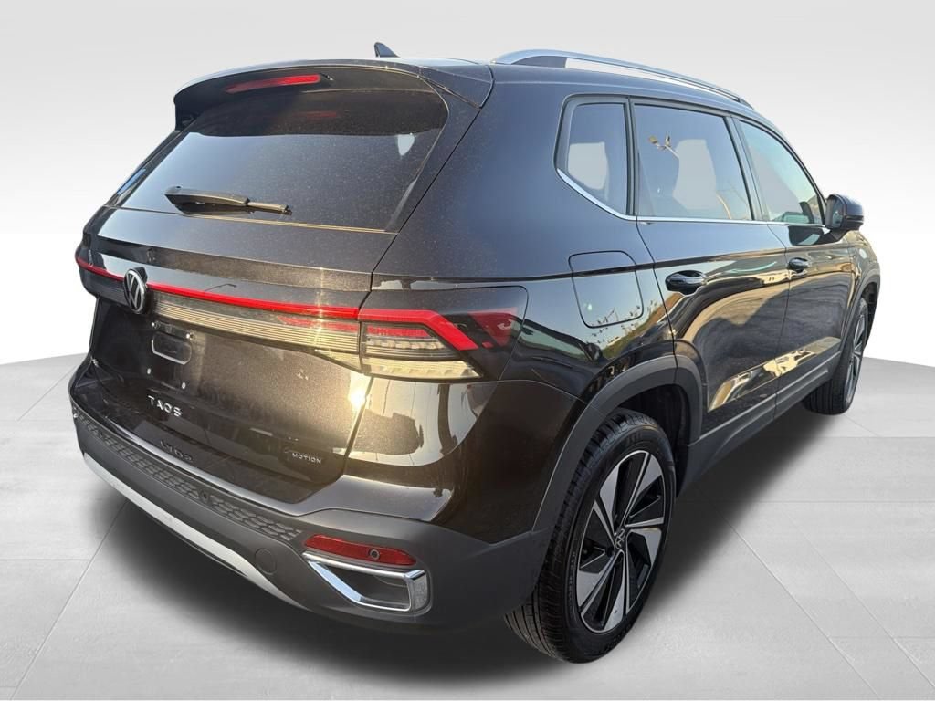 Used 2025 Volkswagen Taos SE AWD/4WD image 28