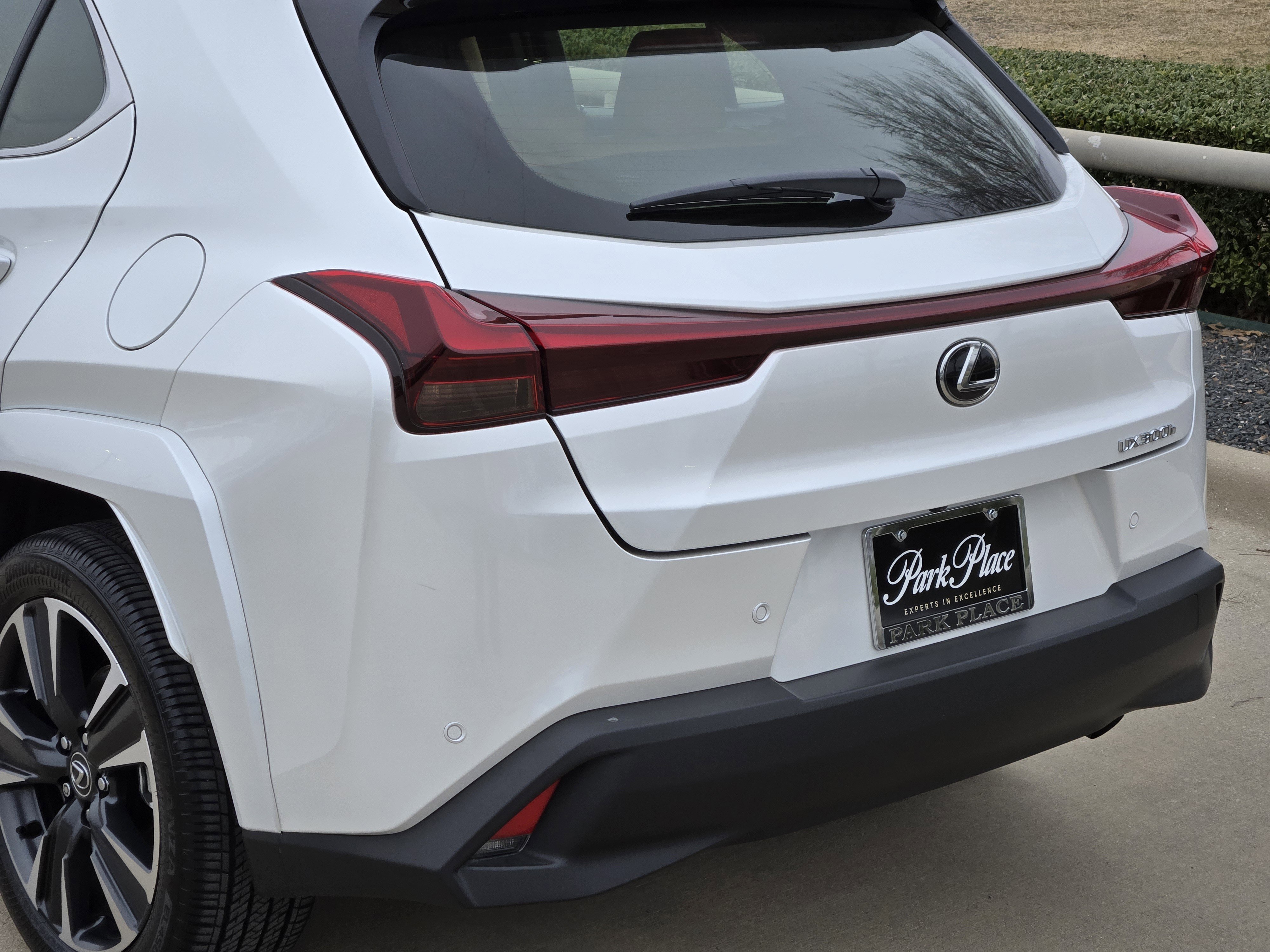 Used 2025 Lexus UX 300h FWD image 16