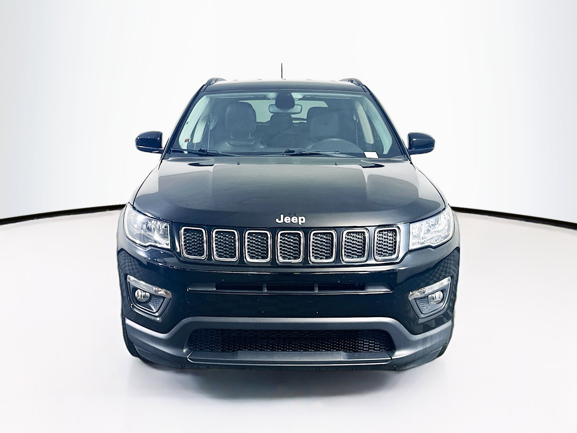 Used 2021 Jeep Compass Latitude FWD image 2