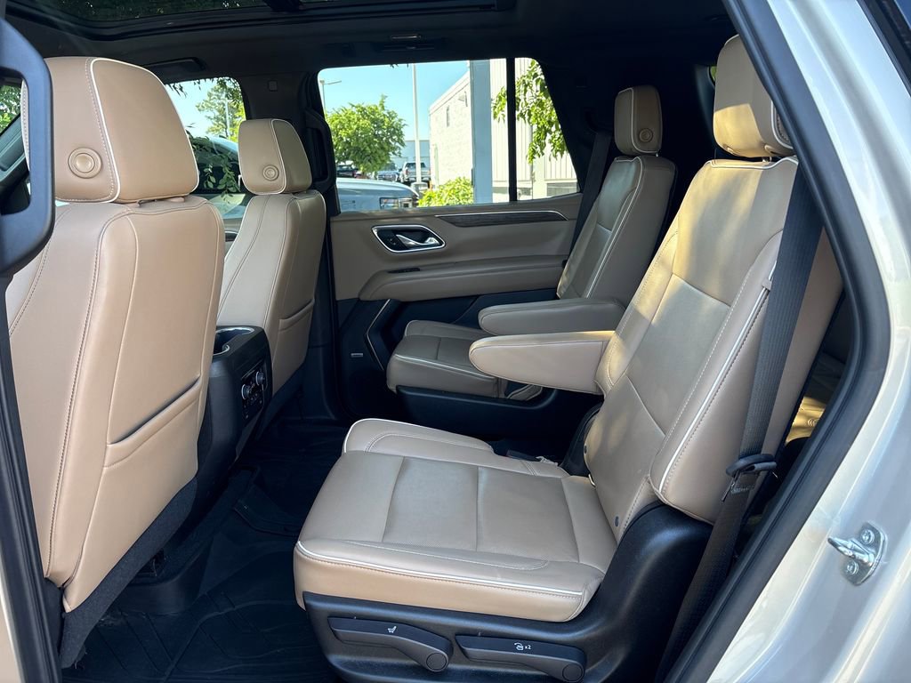 Used 2021 Chevrolet Tahoe Premier w/ Premium Package AWD/4WD image 40