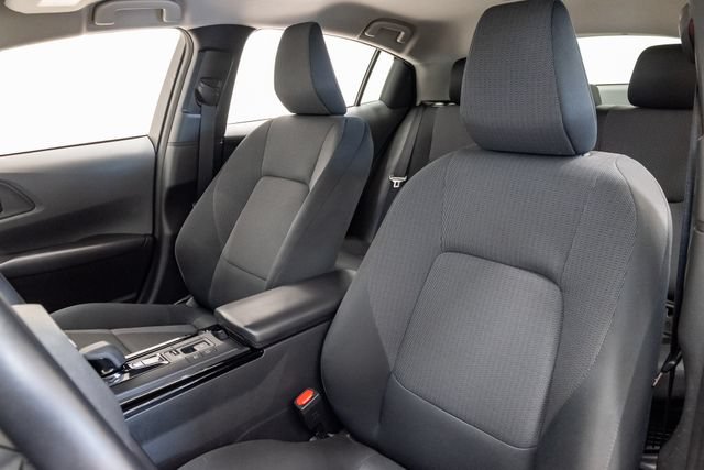 Used 2025 Toyota Prius LE FWD image 8