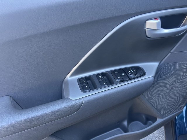 Used 2022 Kia Niro LX image 10