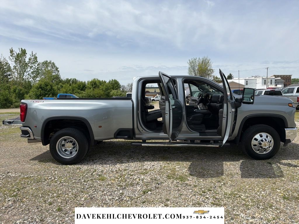 Used 2024 Chevrolet Silverado 3500 LTZ w/ LTZ Plus Package AWD/4WD image 33
