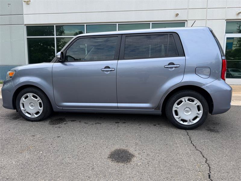 Used 2011 Scion xB FWD image 7