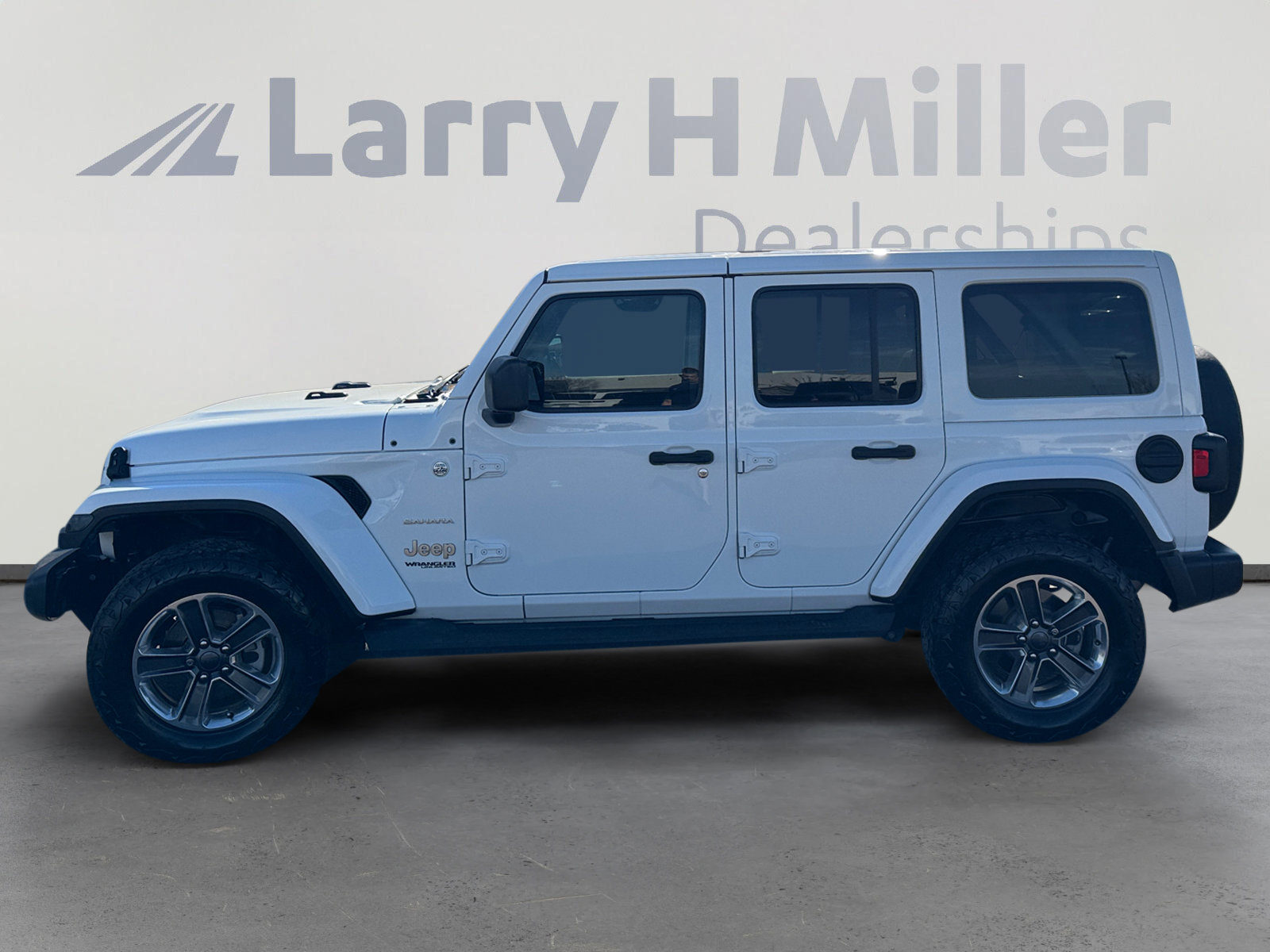 Used 2020 Jeep Wrangler Unlimited Sahara image 2