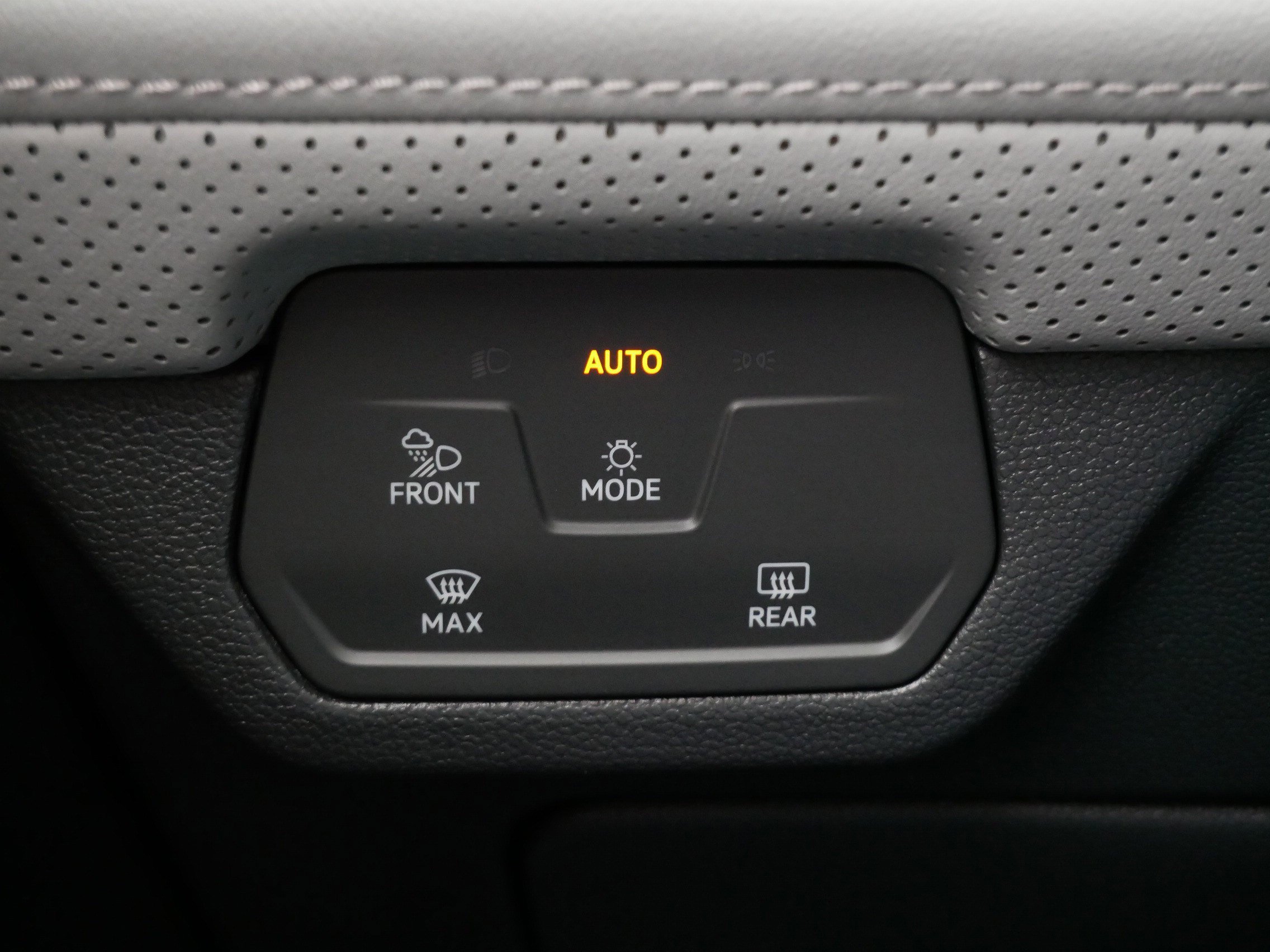 Certified 2024 Volkswagen Atlas Peak Edition SEL image 28