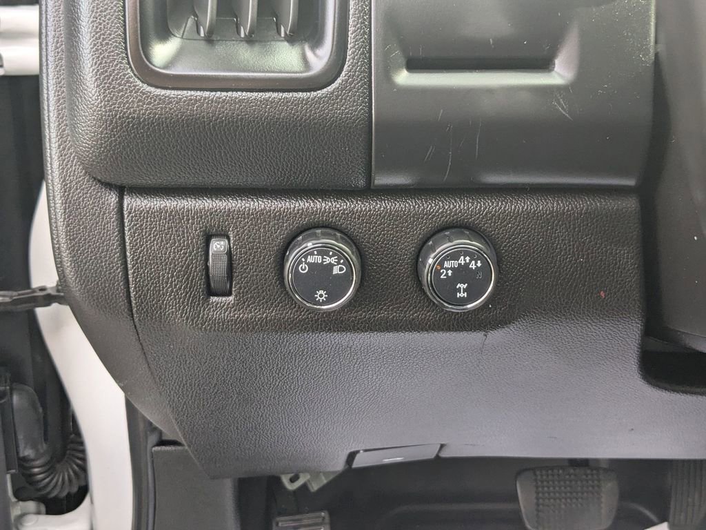 Used 2022 Chevrolet Colorado LT w/ Fleet Safety Package AWD/4WD image 14