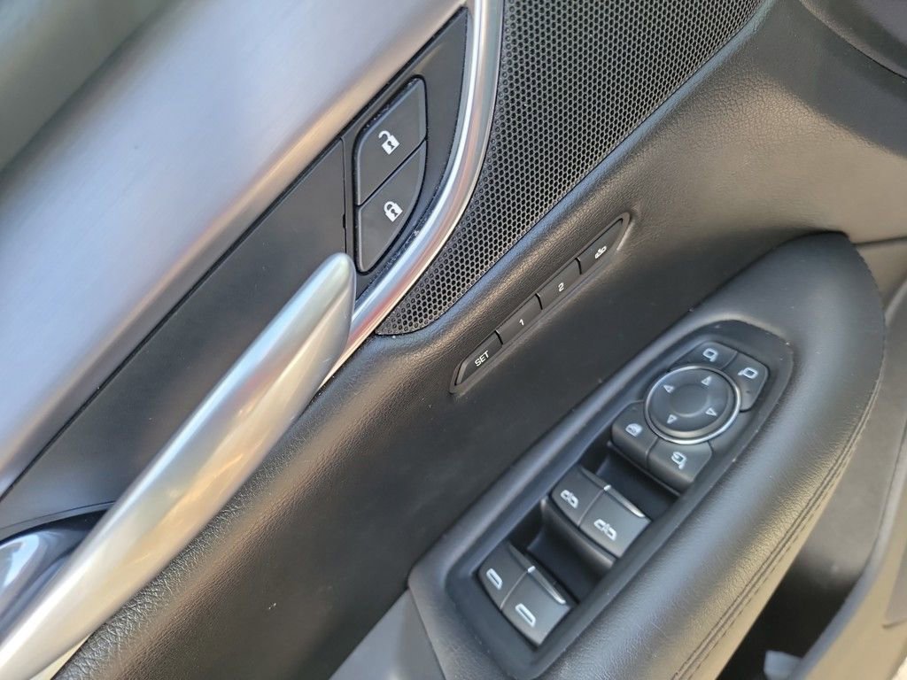 Used 2019 Cadillac XT5 Premium Luxury image 12