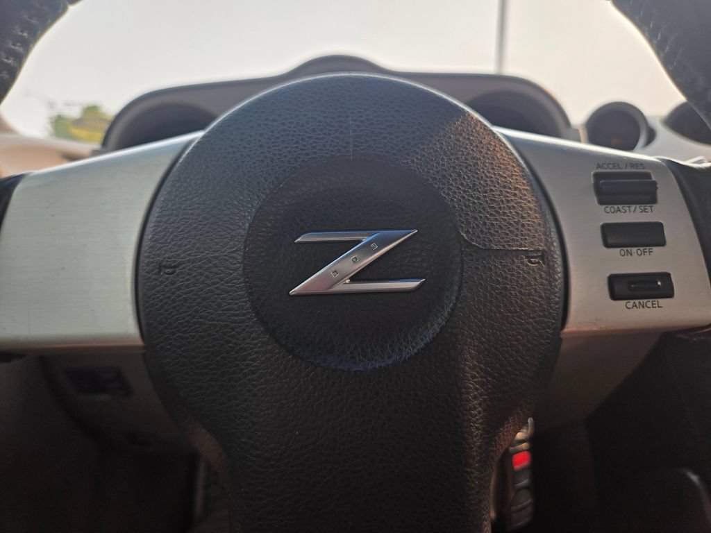 Used 2004 Nissan 350Z Touring RWD image 18