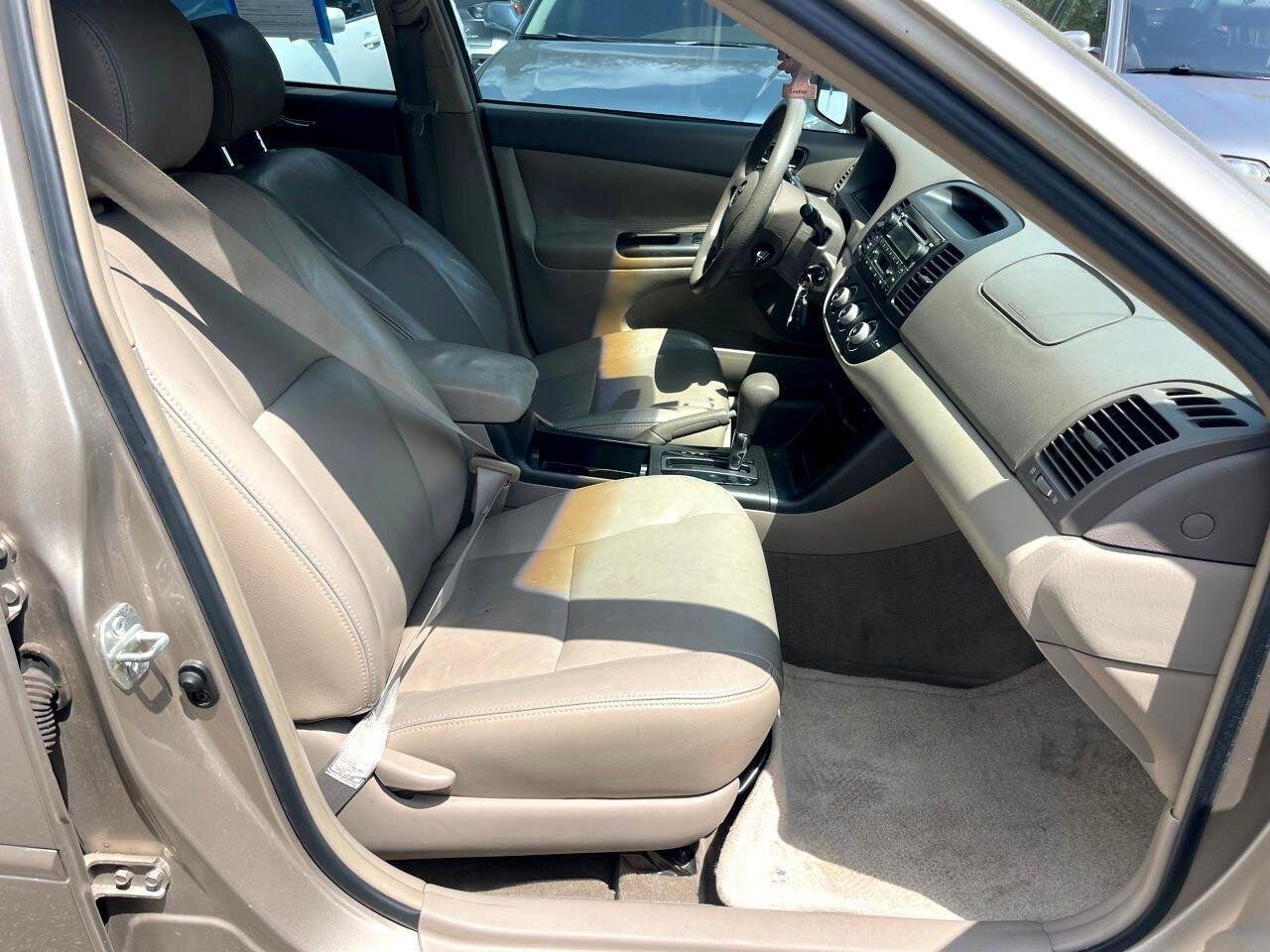 Used 2006 Toyota Camry LE FWD image 13