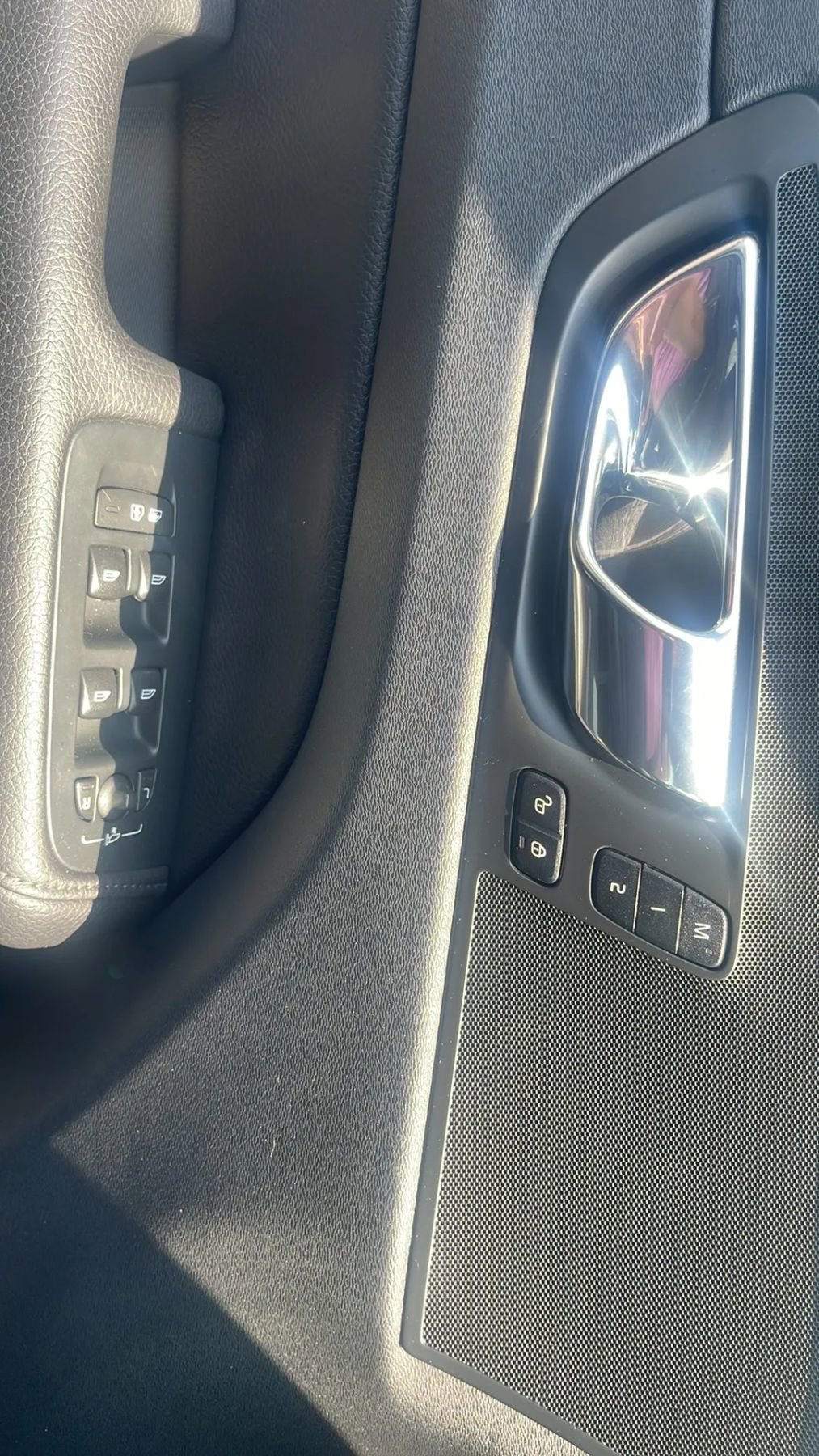 Used 2020 Volvo XC60 T5 Momentum FWD image 18