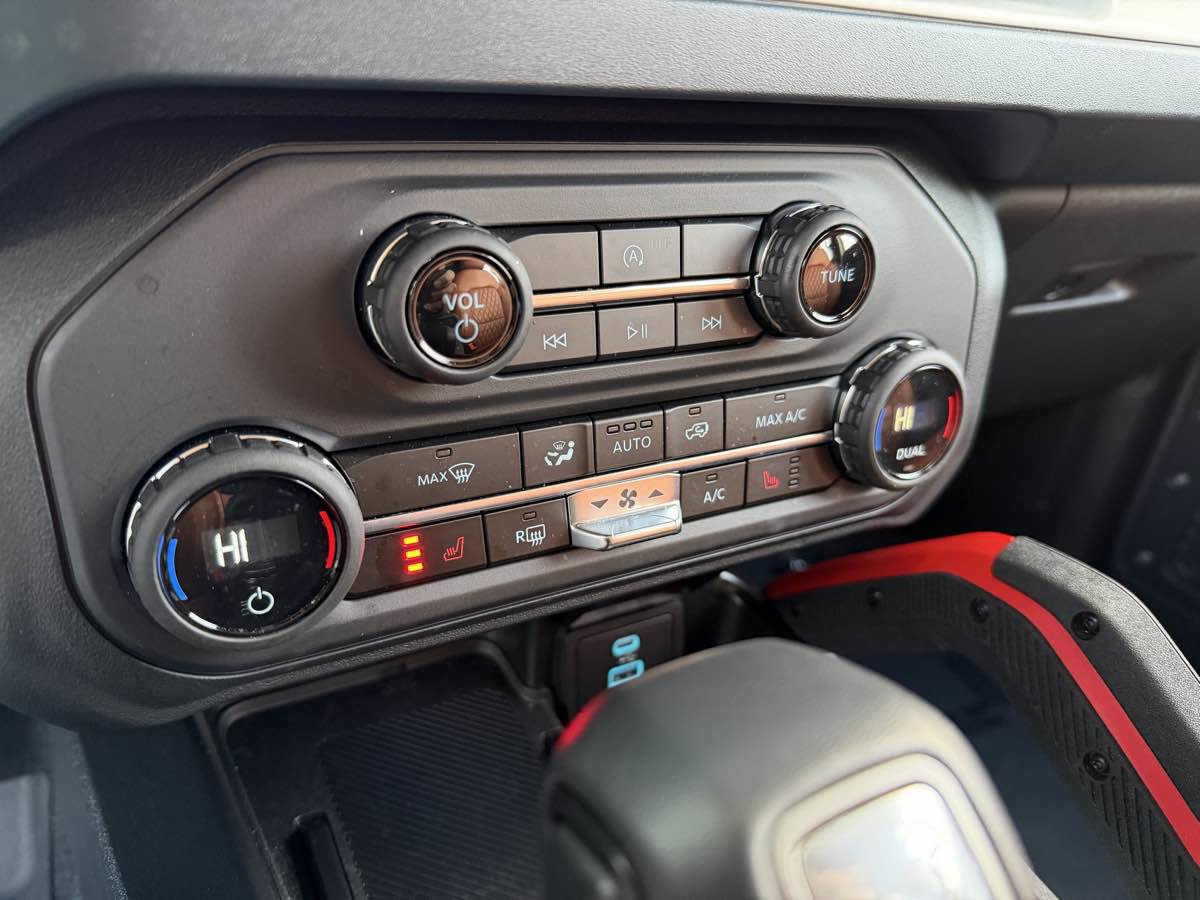 Used 2025 Ford Bronco Heritage Edition image 42