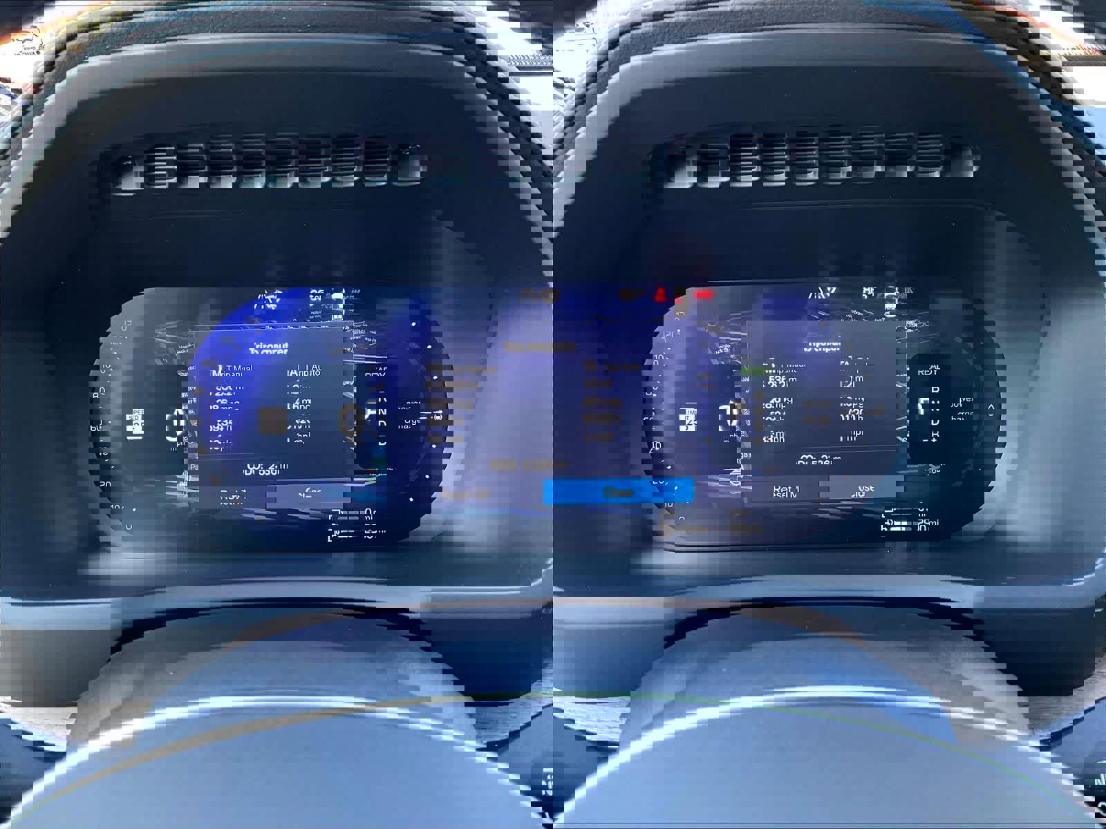 Used 2026 Volvo XC90 T8 Plus w/ Protection Package Premier image 22