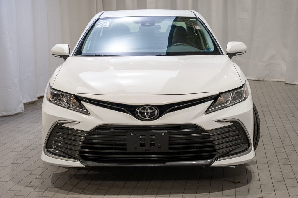 Used 2024 Toyota Camry LE image 3