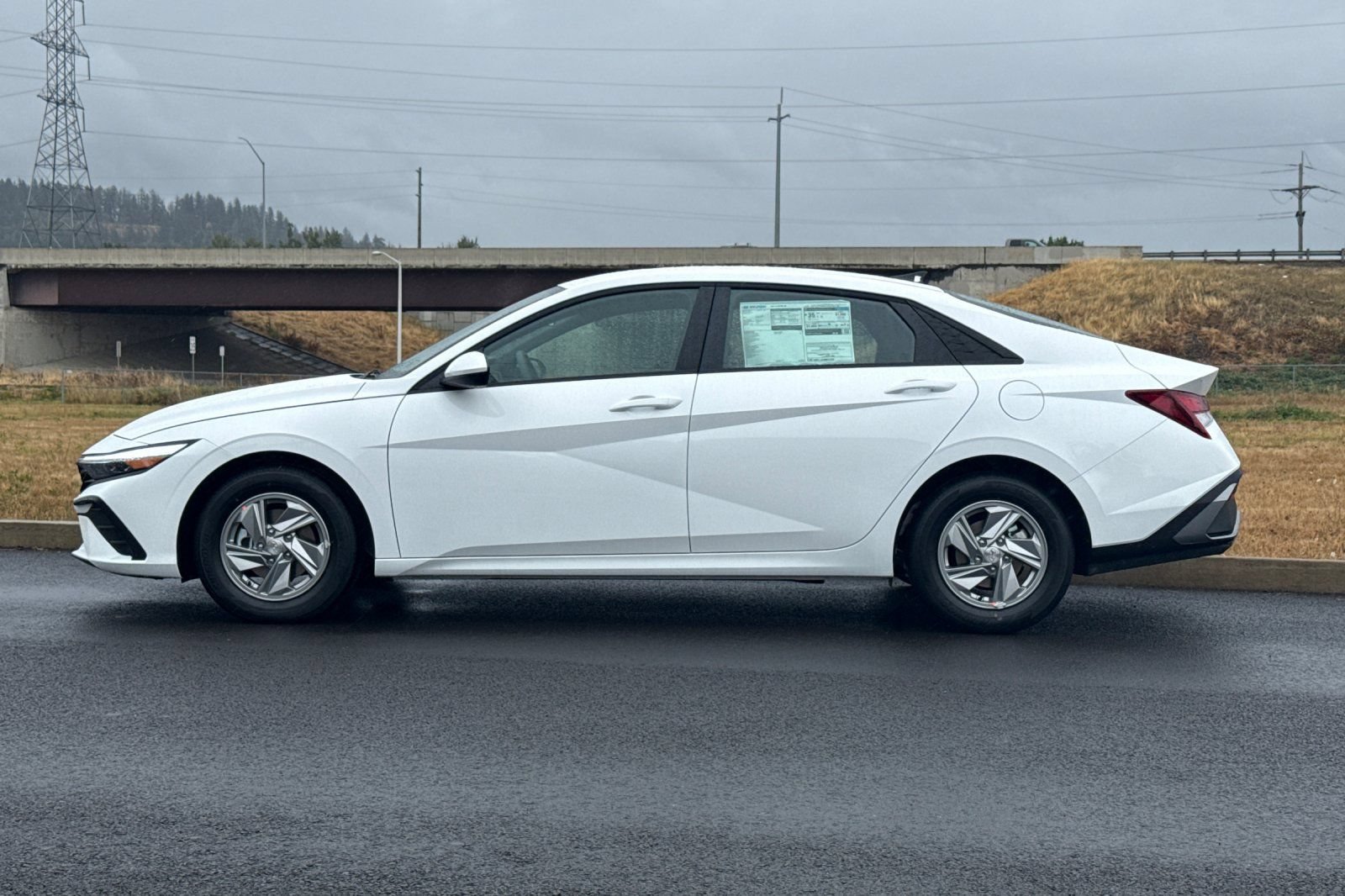 New 2026 Hyundai Elantra SE FWD image 6