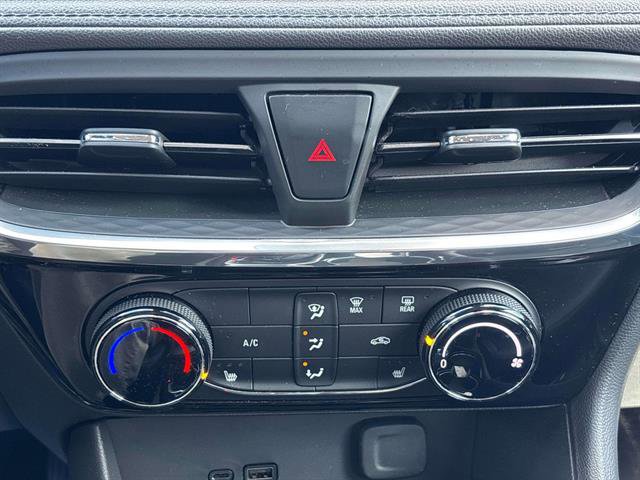 Used 2025 Buick Encore GX Sport Touring w/ Advanced Technology Package AWD/4WD image 18