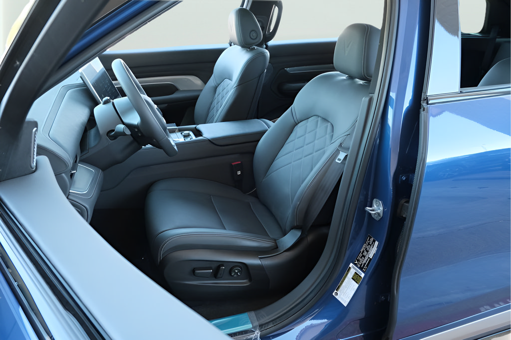 New 2024 VinFast VF 9 Plus AWD/4WD image 10