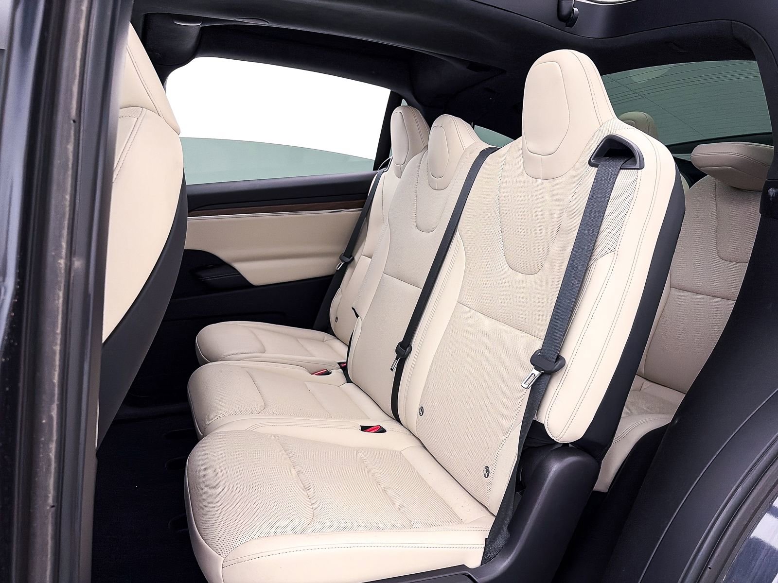 Used 2023 Tesla Model X image 33