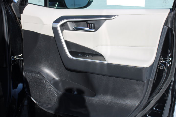 Certified 2022 Toyota RAV4 XLE image 20