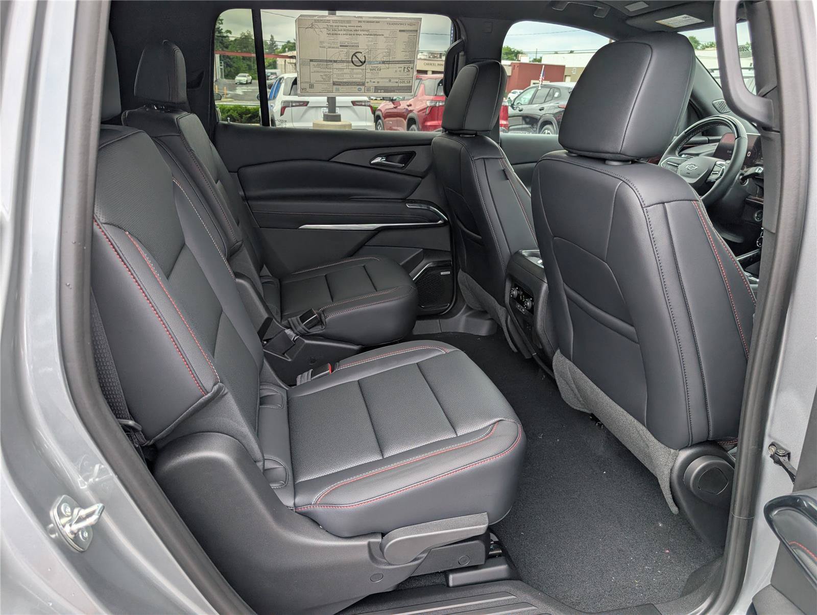 New 2026 Chevrolet Traverse Z71 w/ Enhanced Driving Package AWD/4WD image 7