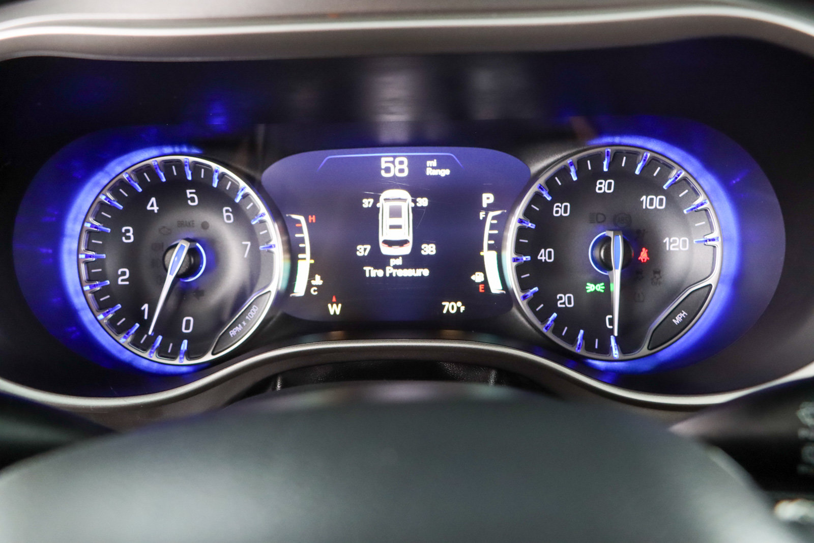 Used 2023 Chrysler Pacifica Touring-L FWD image 15