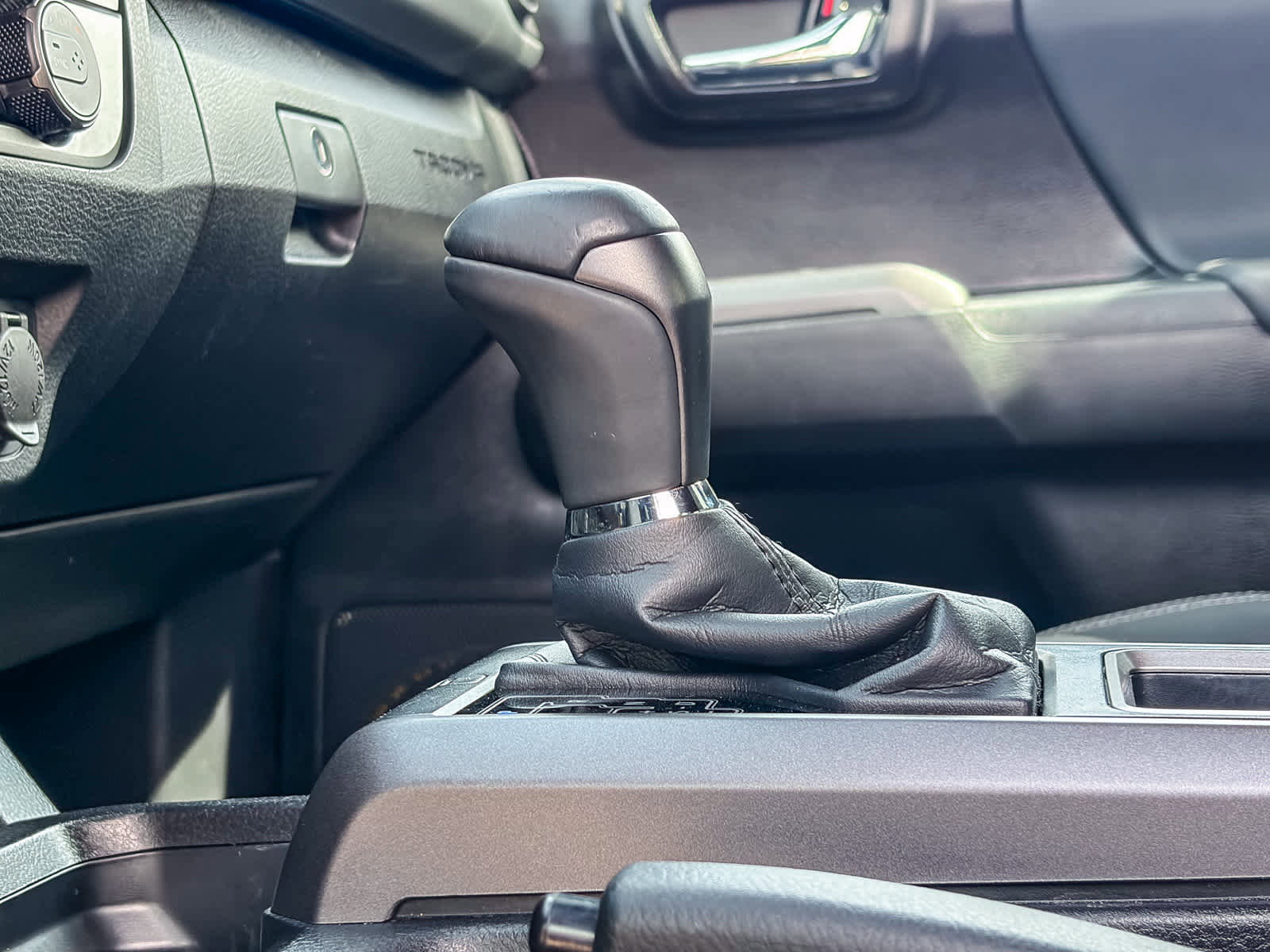 Used 2021 Toyota Tacoma TRD Sport w/ Technology Package image 21