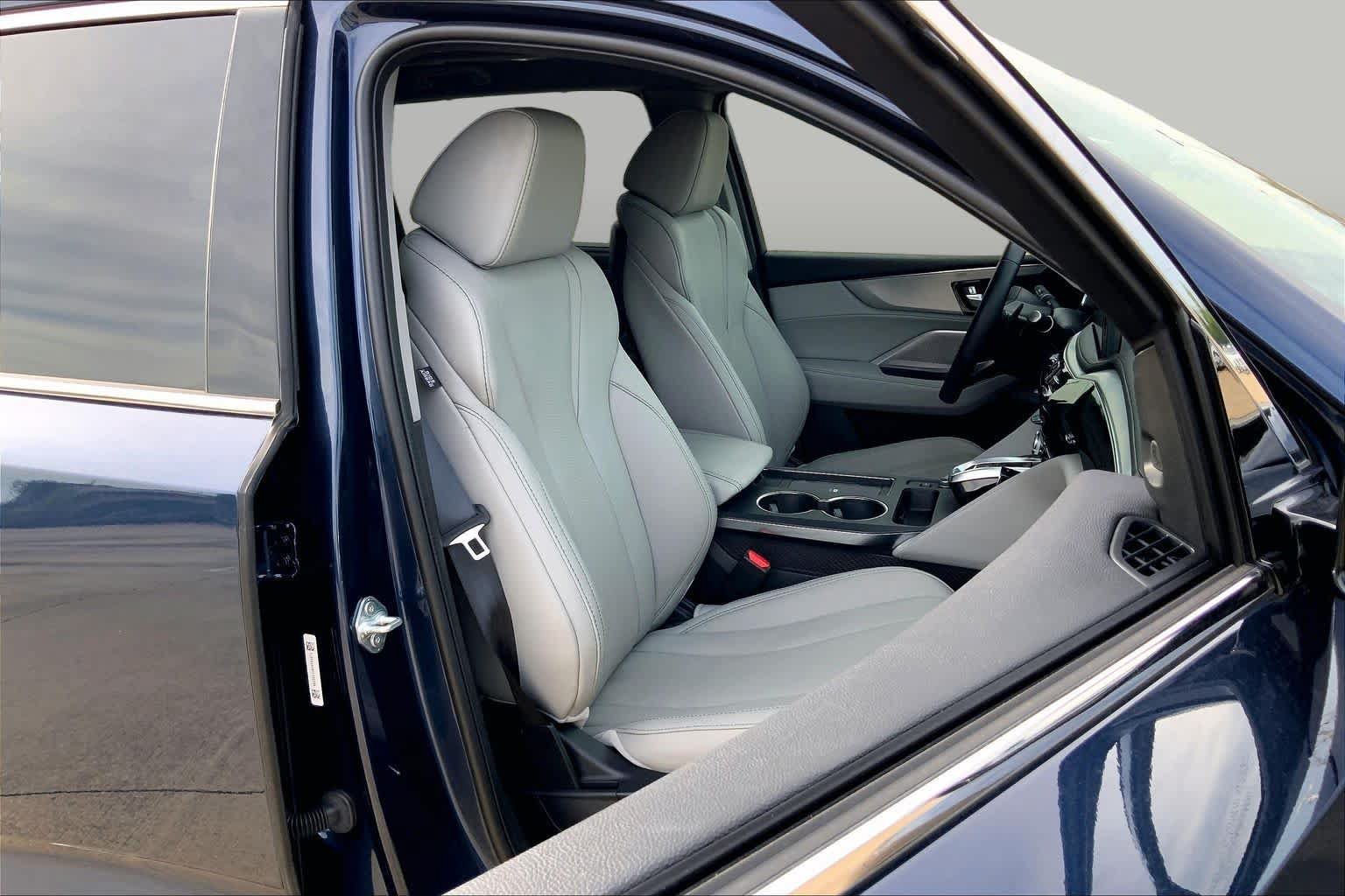 Used 2026 Acura MDX w/ Technology Package FWD image 9