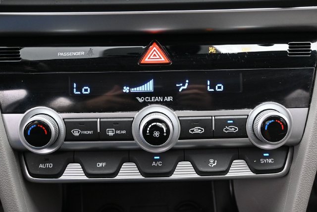 Used 2020 Hyundai Elantra SE FWD image 21