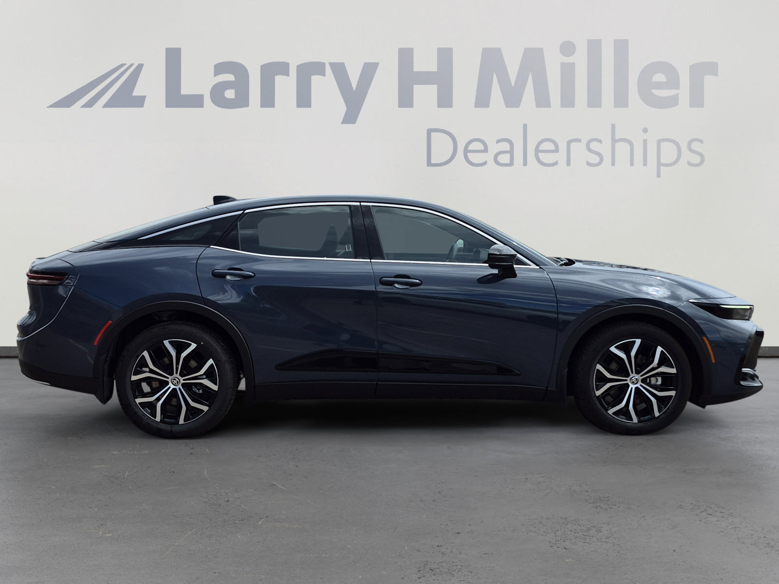 Used 2026 Toyota Crown XLE image 7