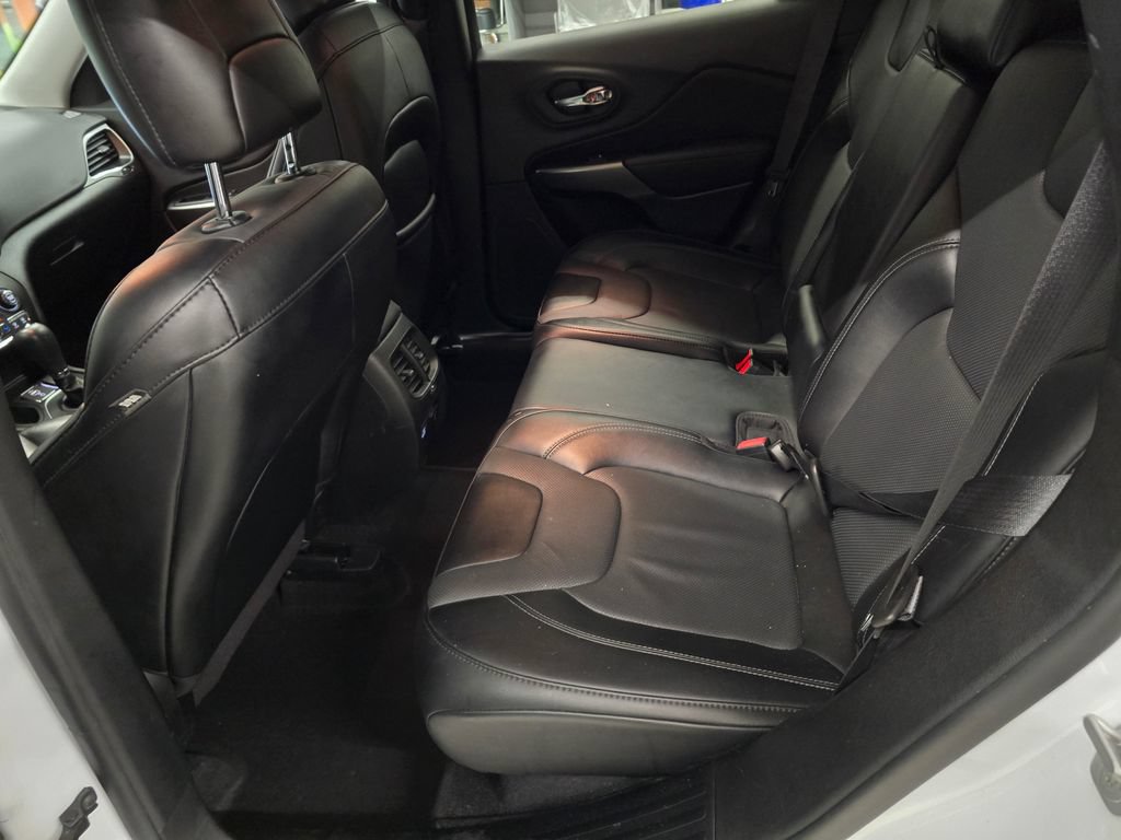 Certified 2022 Jeep Cherokee Latitude Lux FWD image 31