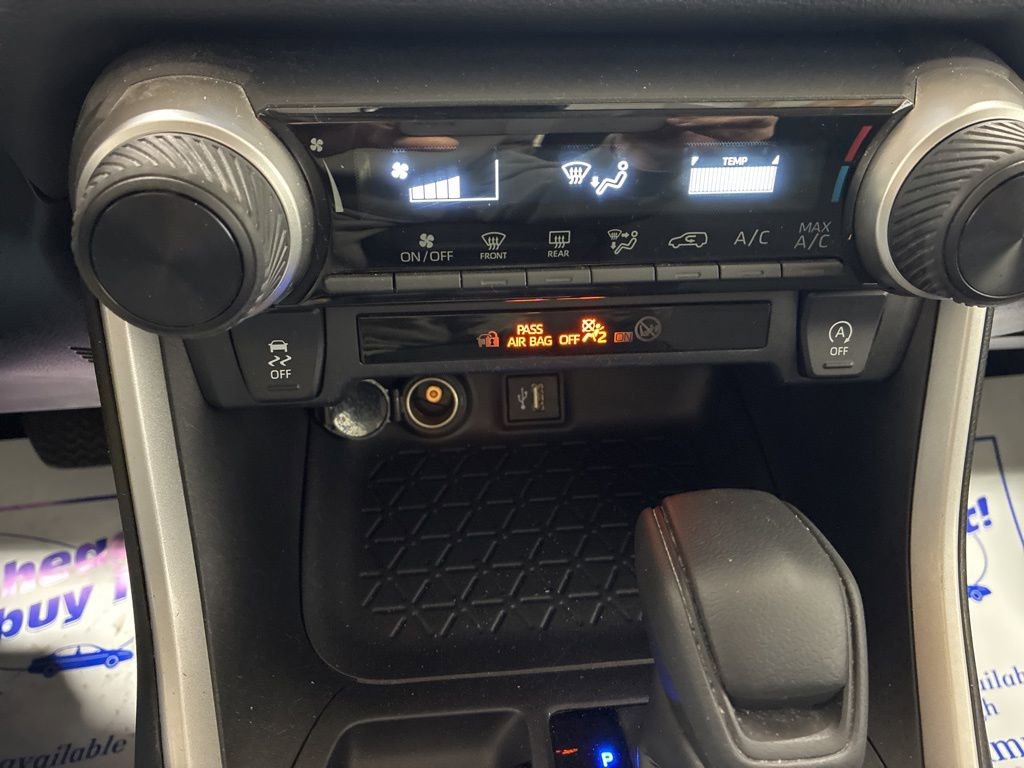 Used 2024 Toyota RAV4 LE image 18